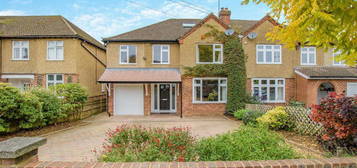 5 bedroom semi-detached house for sale