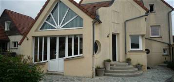 Dpt Aisne (02), à vendre CHATEAU THIERRY  à vendre belle maison contemporaine de 240 m² sur un terrain de 528,00 m²