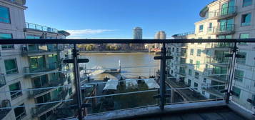 Flat to rent in St. George Wharf, Vauxhall, London SW8