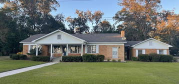 303 Church St, Pelahatchie, MS 39145