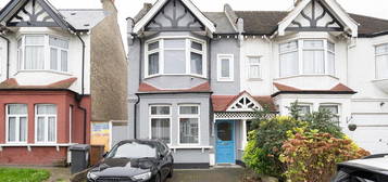 2 bed maisonette for sale