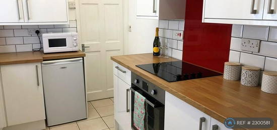 4 bedroom terraced house