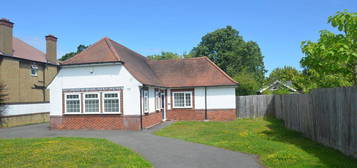 Detached bungalow to rent in Woodmere Way, Beckenham, Bromley BR3