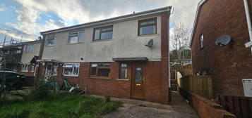 3 bed semi-detached house to rent