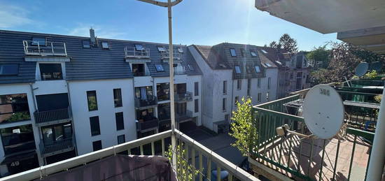 Stilvolle 1-Zimmer-Wohnung mit Balkon und EBK in Aachen