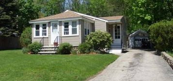 16 Lindy St, Pembroke, NH 03275