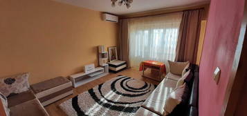 De inchiriat! Apartament 3 camere, decomandat, zona Gara- M