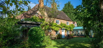 6 bed country house for sale