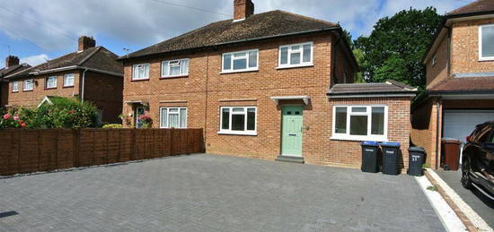 6 bedroom semi-detached house