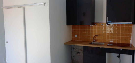 Vende-se Moradia T1 Renovada em Ribeira de Frades, Coimbra