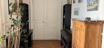 Appartement meuble de 3 chambres avenue de villiers