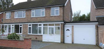 3 bedroom semi-detached house to rent