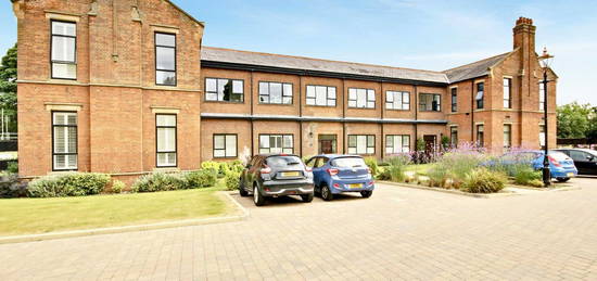 Flat for sale in Marlborough House, Marlborough Drive, Bushey, Hertfordshire WD23