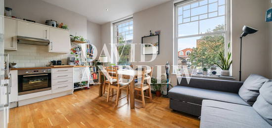 Flat to rent in Upper Street, London N1