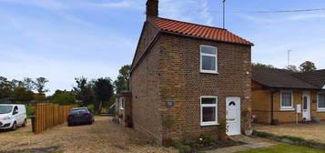 2 bed detached house for sale