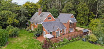 6 bedroom detached house for sale