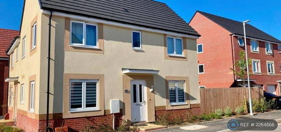 3 bedroom semi-detached house