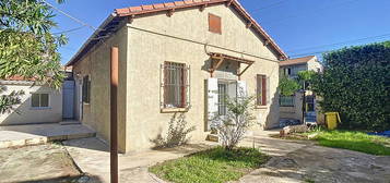 A louer Maison type 3 de 75 m² Marseille 13014 Le Merlan dépendance garage et terrain