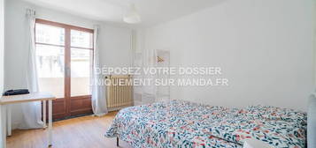 Location appartement 4 pièces 12 m²