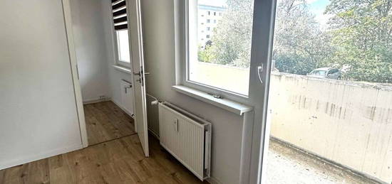 // tolle 1 Zimmer Wohnung im EG mit Balkon //