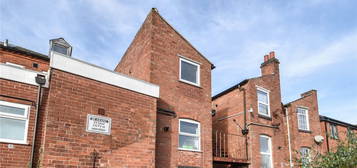 Flat to rent in Mount Pleasant, Redditch, Worcestershire B97