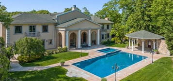 65 Avon Dr, Essex Fells, NJ 07021