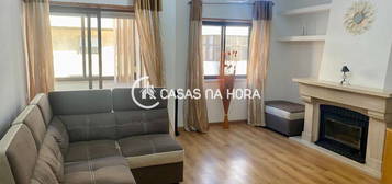 Arrendamento de Apartamento T3  em Pragal