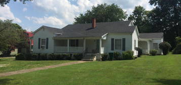 437 E Jefferson St, Pulaski, TN 38478