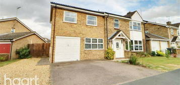 5 bedroom detached house