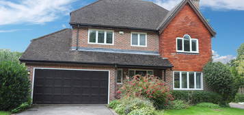 4 bed detached house for sale