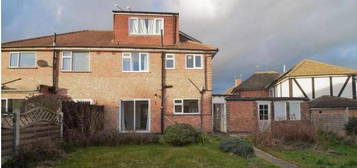 4 bed semi-detached house to rent