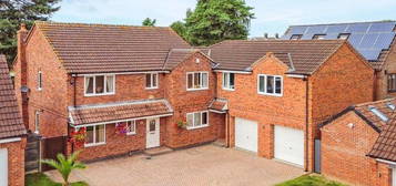 6 bedroom detached house for sale