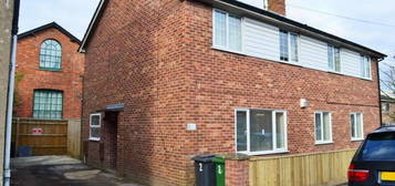 2 bed maisonette to rent