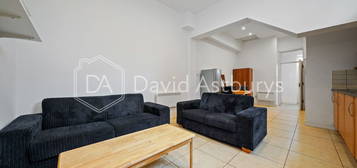 3 bed flat to rent