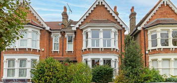 5 bedroom semi-detached house for sale