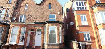 3 bedroom semi-detached house to rent