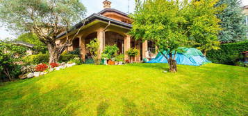 Villa a Seveso Via Marzabotto 4 locali