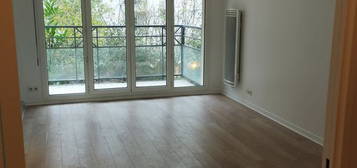 Studio de 27m2 à Montrouge avec place de parking en sous-sol