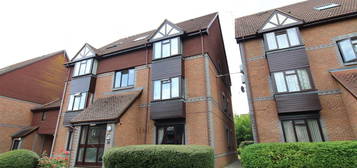 Flat to rent in Rowe Court, Grovelands Road, Reading RG30