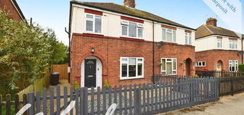 3 bed semi-detached house to rent