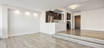 19 Four Winds Dr #804-W05, Toronto, ON M3J 2S9