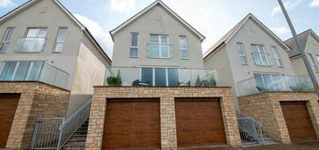 3 bedroom detached house