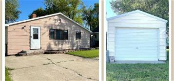 205 Grant Ave, Underwood, ND 58576