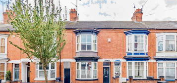 5 bedroom terraced house