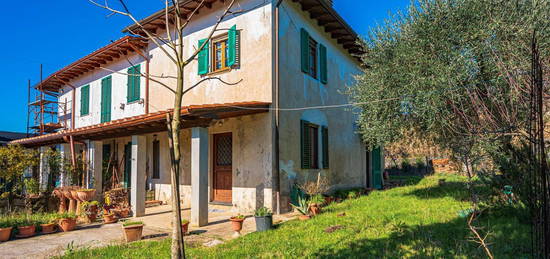 VENDITA TERRATETTO CON GIARDINO A UZZANO