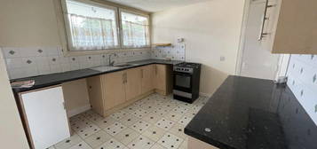 3 bedroom maisonette