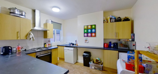 3 bedroom ground floor flat