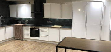 2 bed flat to rent