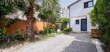 Saouzelong maison de ville avec jardin terrasse et parking