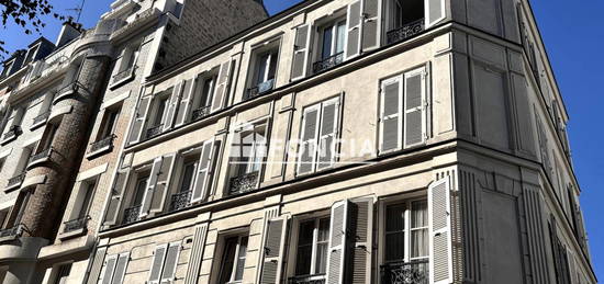 PARIS XX : RUE DES PRAIRIES - STUDIO TRES LUMINEUX SUR RUE CALME